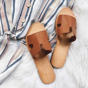 🆕 Sofia - Tan Slides